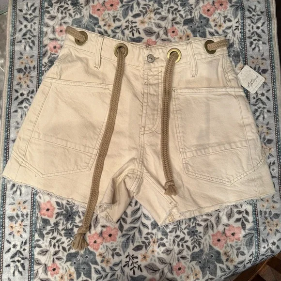 NWT We The Free Moxie Barrel Shorts White - Picture 2 of 7